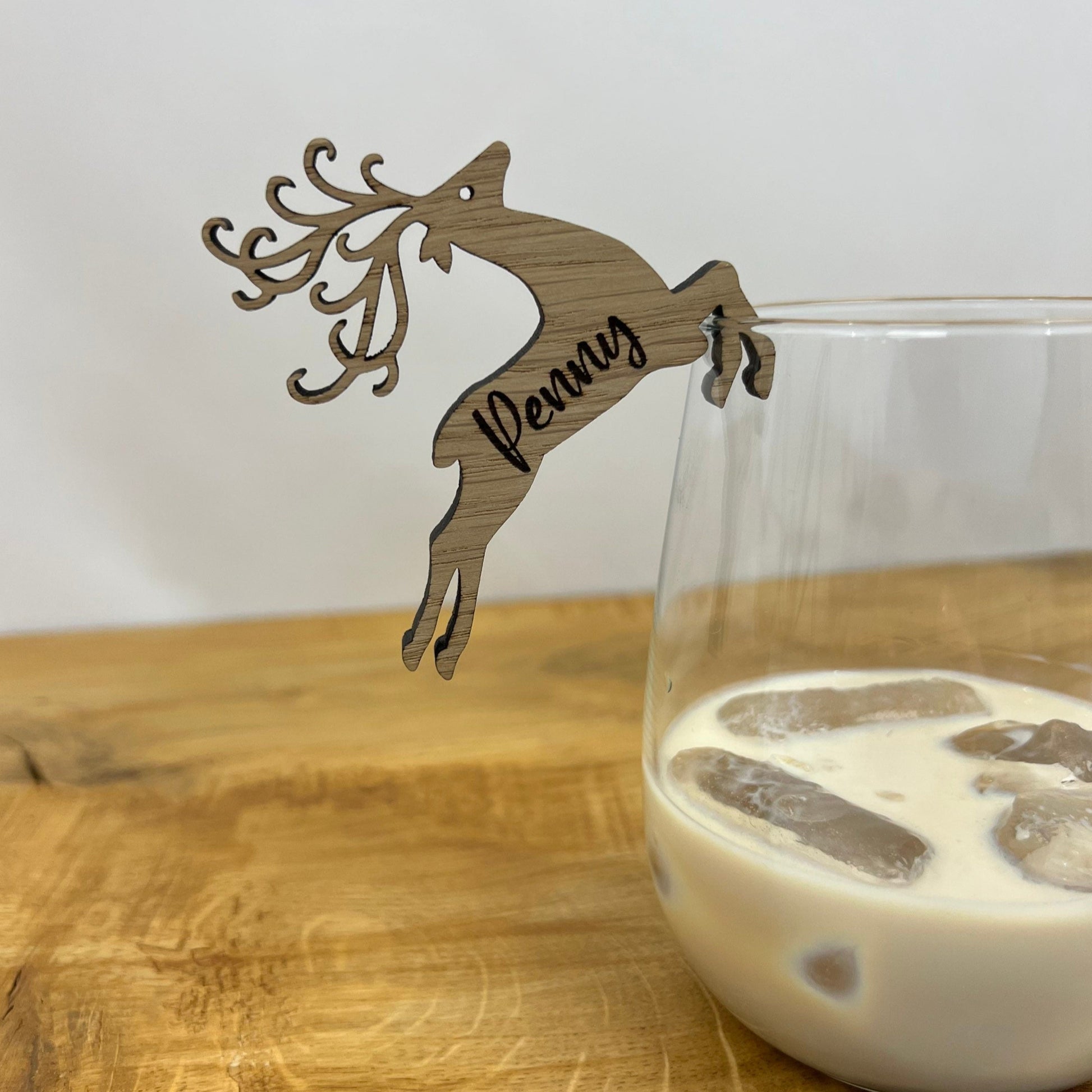 Hanging Reindeer Table Names for glasses
